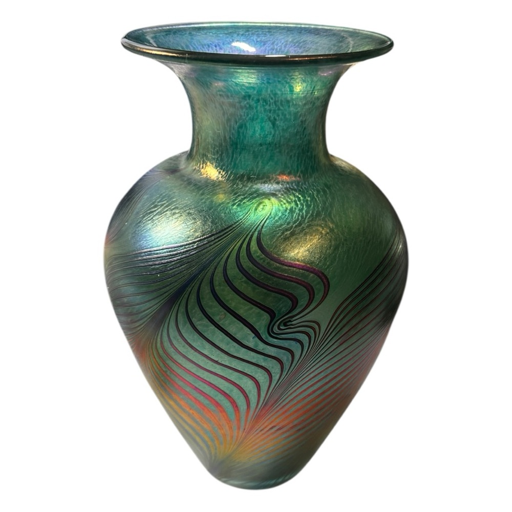 Robert Held 13” Green Luster Blown Glass Vase With Pulled Feather Design (EUC)